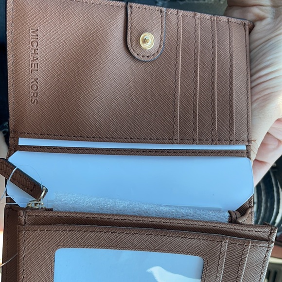 Michael Kors SOLD❌ - Picture 2 of 4